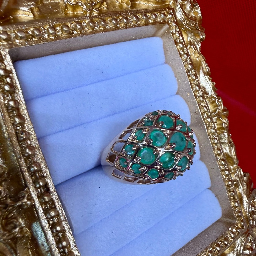 Ross-Simons Sterling silver Dome Ring with emerald Green Stones - Picture 3 of 10